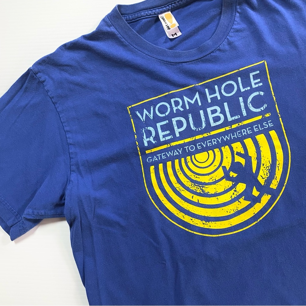 WORMHOLE REPUBLIC UNIVERSE TIME TRAVEL GAME Gateway to Everywhere Else TEE MED
